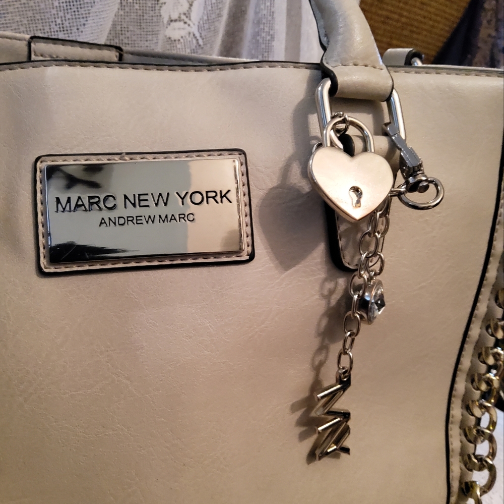 Purse - Picture 9 of 16